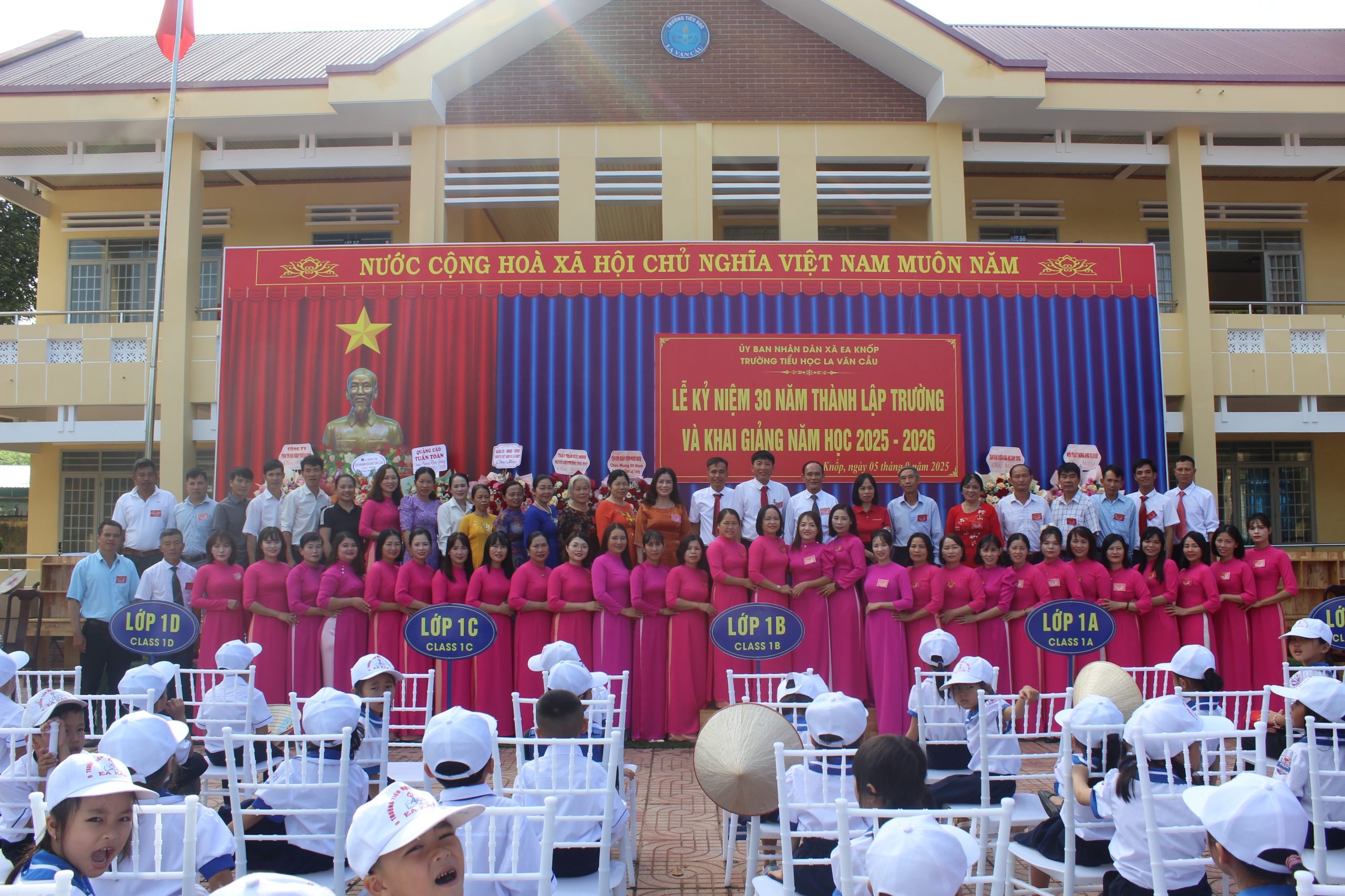 LỄ KỶ NIỆM 30 NĂM THÀNH LẬP TRƯỜNG VÀ KHAI GIẢNG NĂM HỌC MỚI 2025-2026