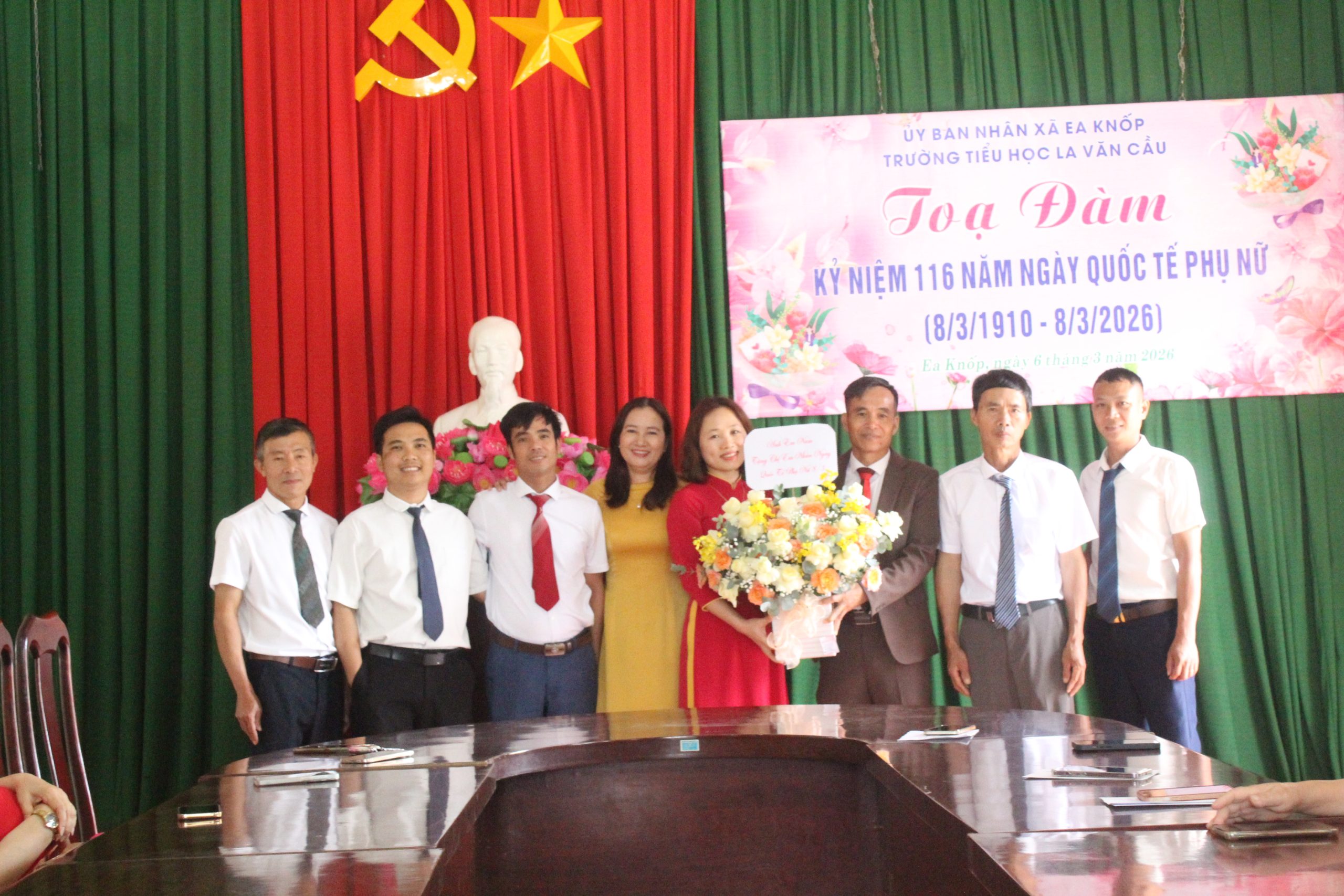 TỌA ĐÀM KỶ NIỆM NGÀY QUỐC TẾ PHỤ NỮ 8/3